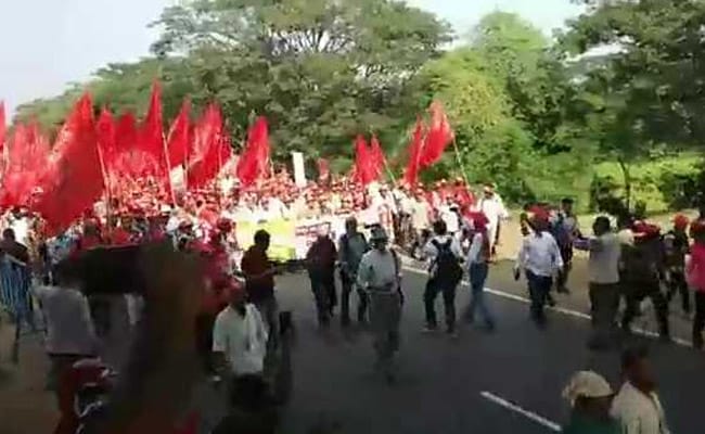 Singur To Kolkata: Farmers March For Industry, Jobs, Farming Fit Land