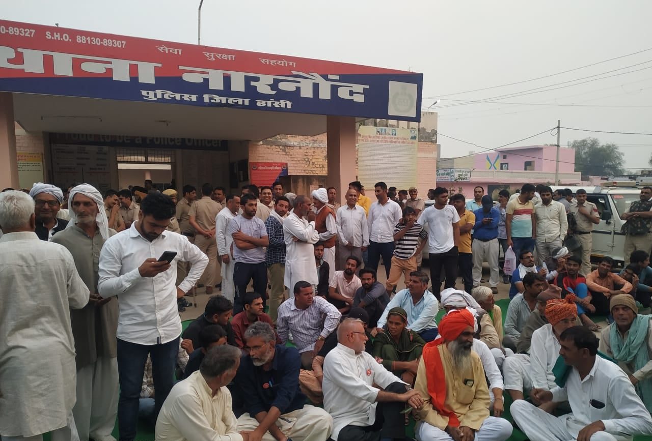 Farmers Gherao Narnaund Police Station After Brutal Lathi-Charge Kuldeep Sathrod, A Kisan Activist, Has Been Critically Injured And Has Been Admitted To Jindal Hospital, Hisar