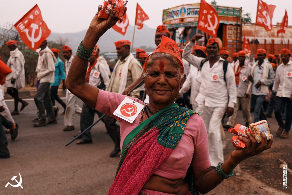AIKS Congratulates Kisans Of Maharashtra For The Victory Of The Long March Shiv Sena-BJP Government Forced To Accept Demands
